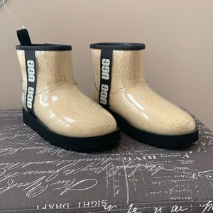 UGG Classic Clear Mini Boot 1113190 Size 5